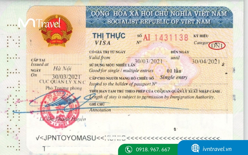 Visa thương mại là gì? Đây là loại thị thực được cấp cho đối tượng là người nước ngoài được phép nhập cảnh vào Việt Nam với mục đích hợp tác thương mại, đầu tư hoặc kinh doanh, liên kết với những doanh nghiệp khác trong nước